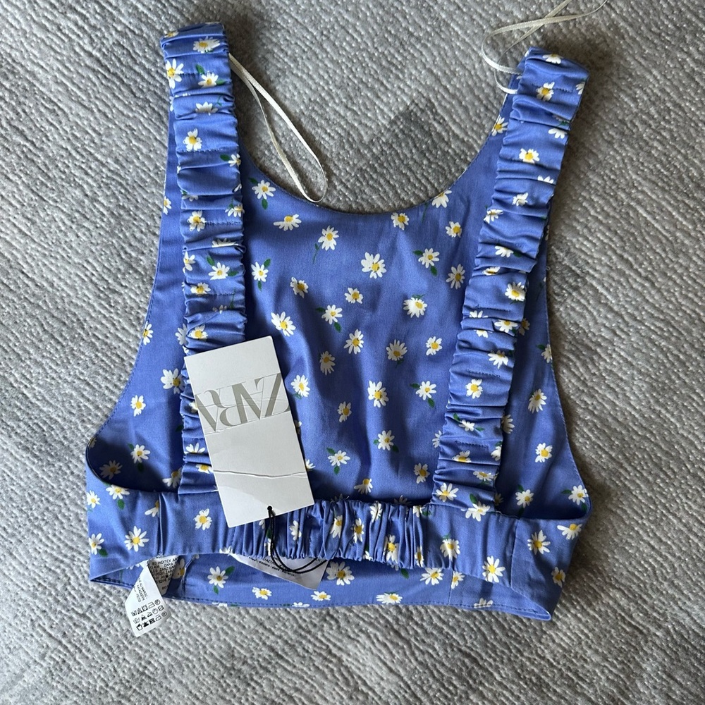 Blue Daisy Print Crop Tank Top